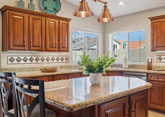 The Fritz Carlton Of Glendale By Paseohomesaz Holiday home