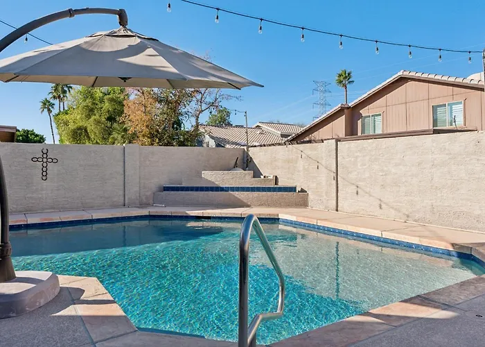 Holiday home The Fritz Carlton Of Glendale By Paseohomesaz
