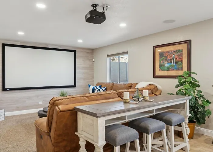 The Fritz Carlton Of Glendale By Paseohomesaz Holiday home *